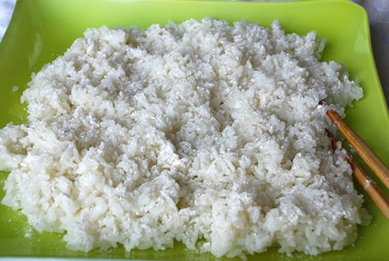 nguyen-nhan-va-cach-khac-phuc-com-ruou-bi-moc3