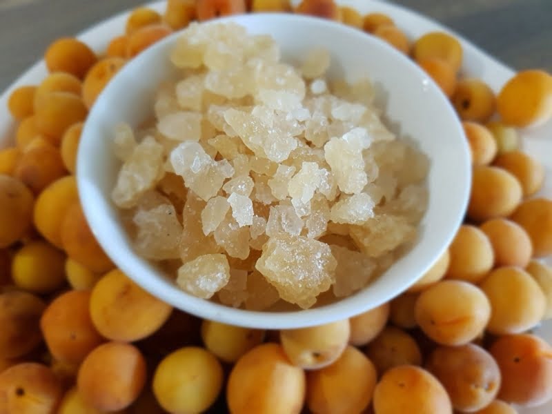 Bảo quản rượu mơ nơi thoáng mát, khô ráo
