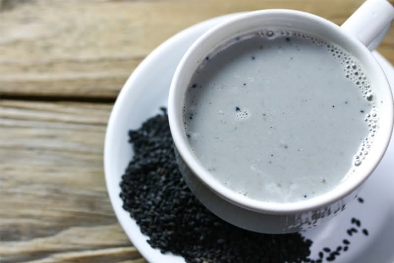 Nước mè đen đậu giúp lợi sữa