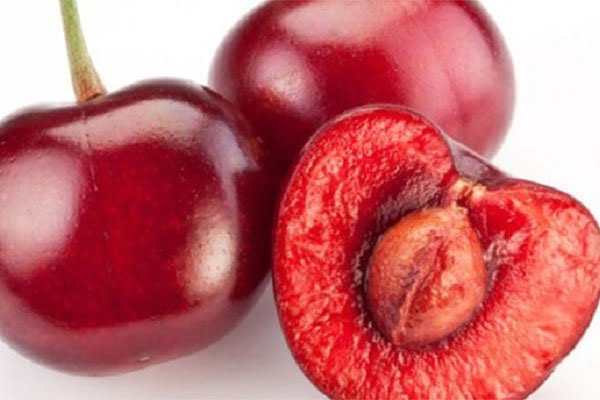 Quả mận được nhiều người yêu thích trong tết Đoan Ngọ