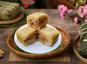 Bánh chưng và dưa chính là cặp bài trùng không thể thiếu