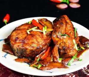 Món cá kho riềng thơm ngon bắt mắt