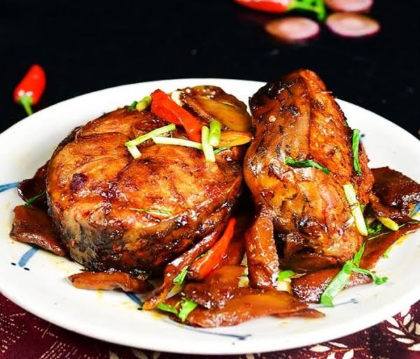 Món cá kho riềng thơm ngon bắt mắt