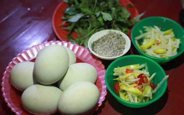 Trứng vịt lộn giúp anh em tăng cường sinh lý