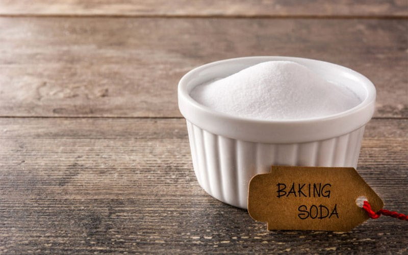 Dùng baking soda cũng giúp bánh chưng có màu xanh tự nhiên