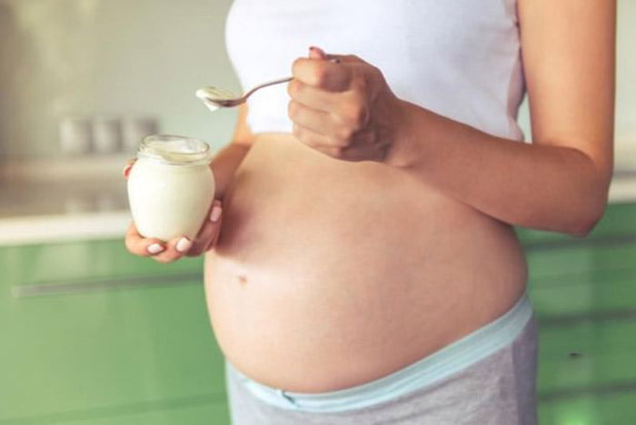 Mẹ bầu có thể thoải mái ăn sữa chua nhé