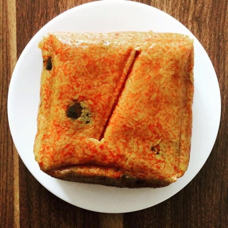 Bánh chưng gấc của Nếp Cẩm Mộc sử dụng nguyên liệu hoàn toàn tự nhiên