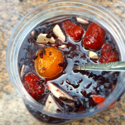 rượu nếp cẩm trứng gà
